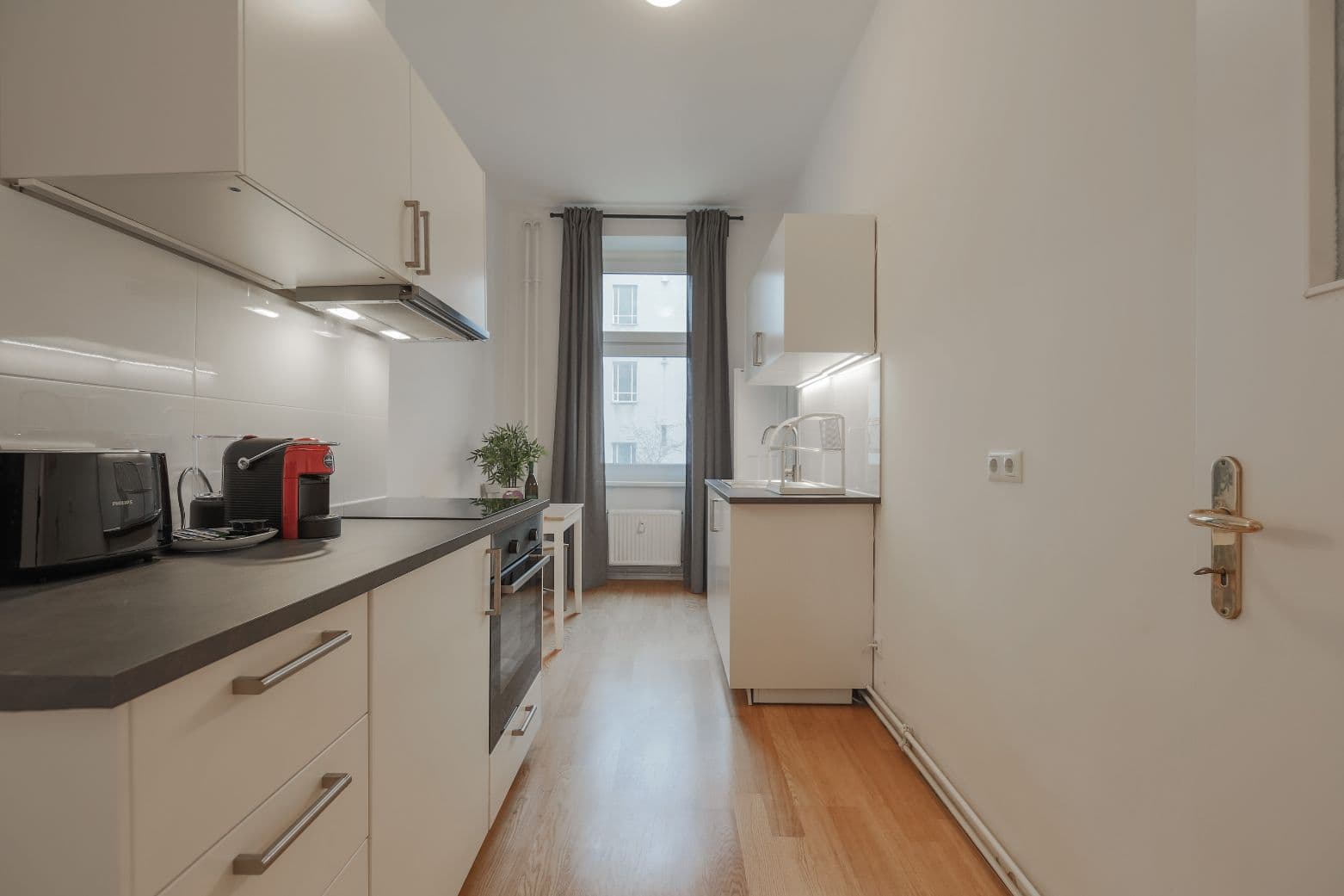 Studio Apartment with Balcony in Brüsseler Kiez (Wedding) – image 4