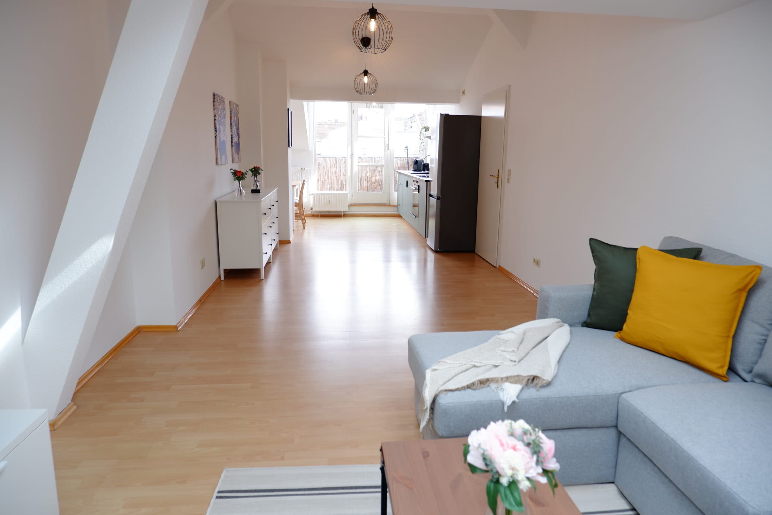 Stylish renovated one-bedroom rooftop apartment in the vibrant Kreuzberg district – image 15