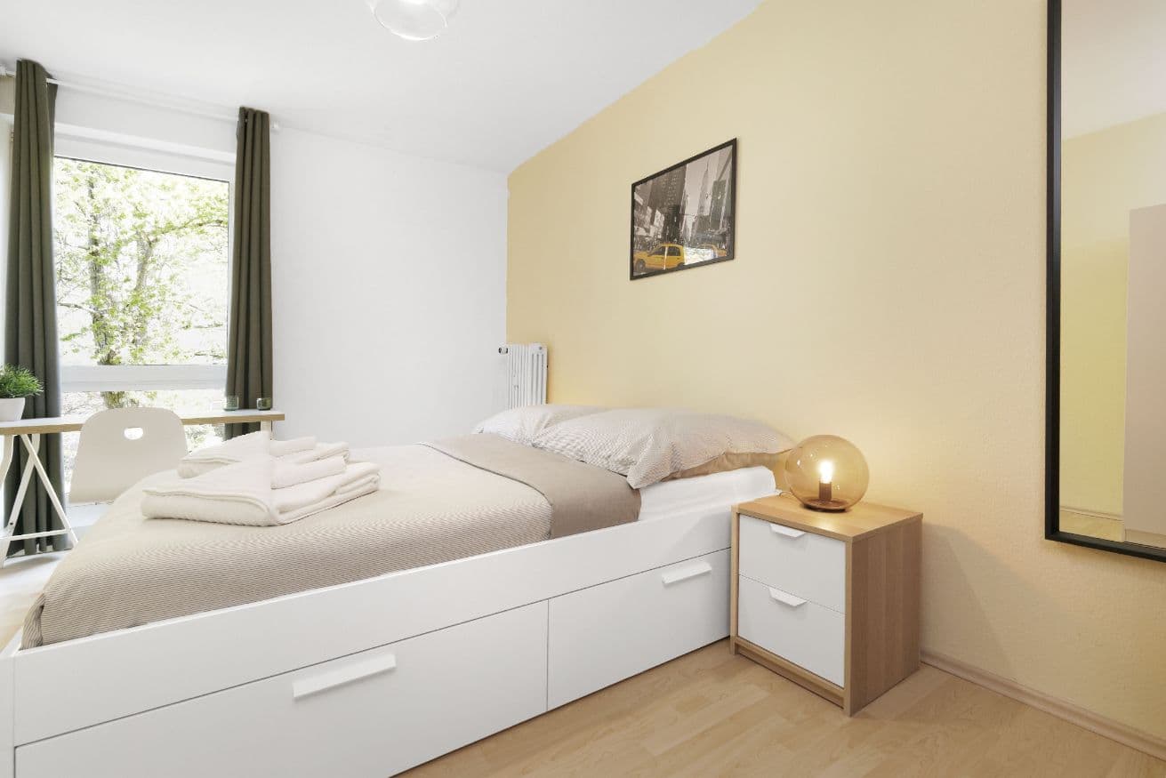 4 Rooms with Balcony near U-Residenzstr. – image 7