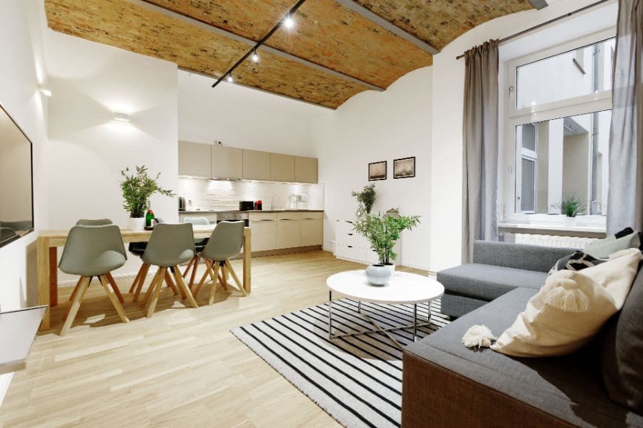 3 Rooms near Westhafen (Moabit) – image 9