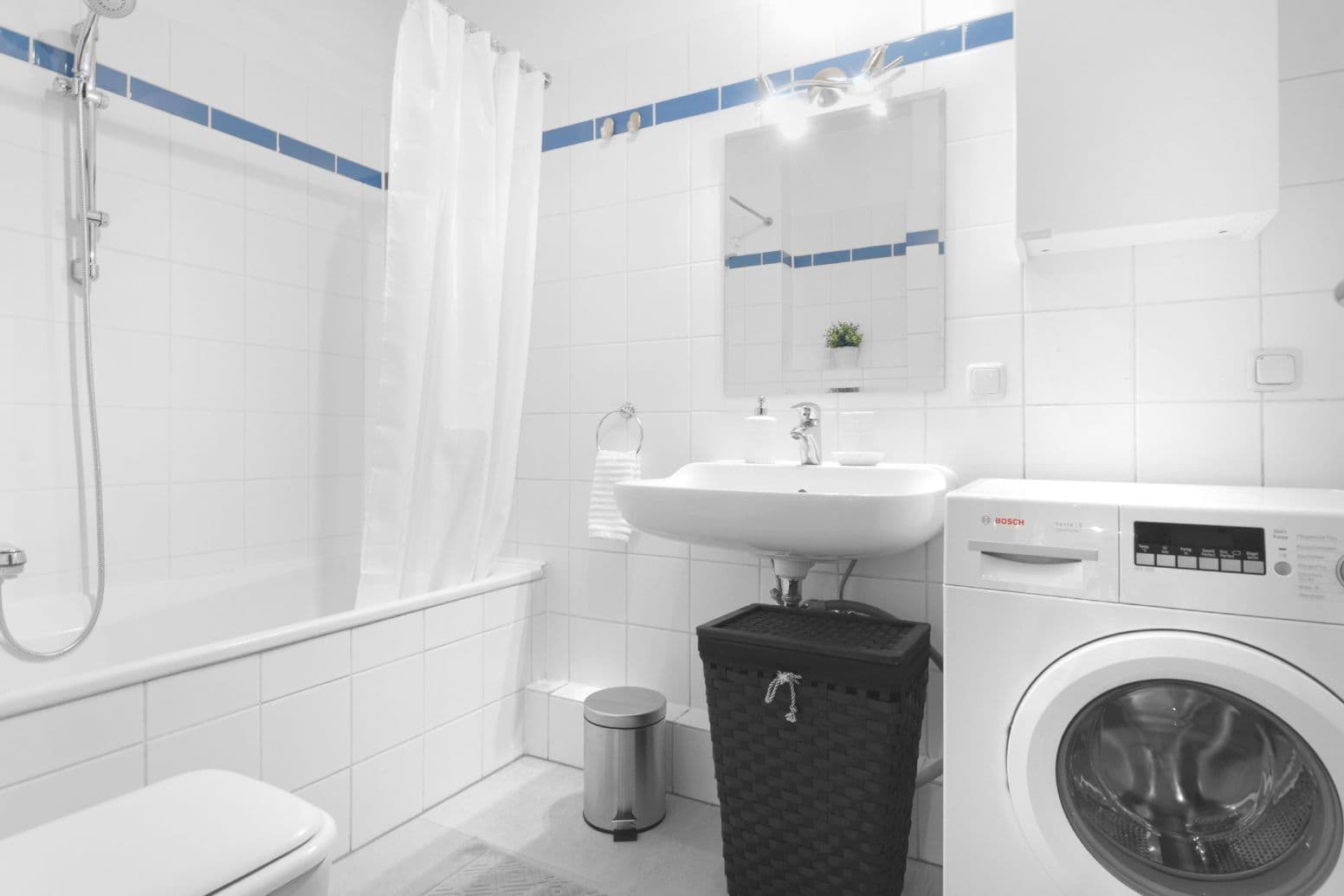 4 Rooms with Balcony near U-Residenzstr. – image 23