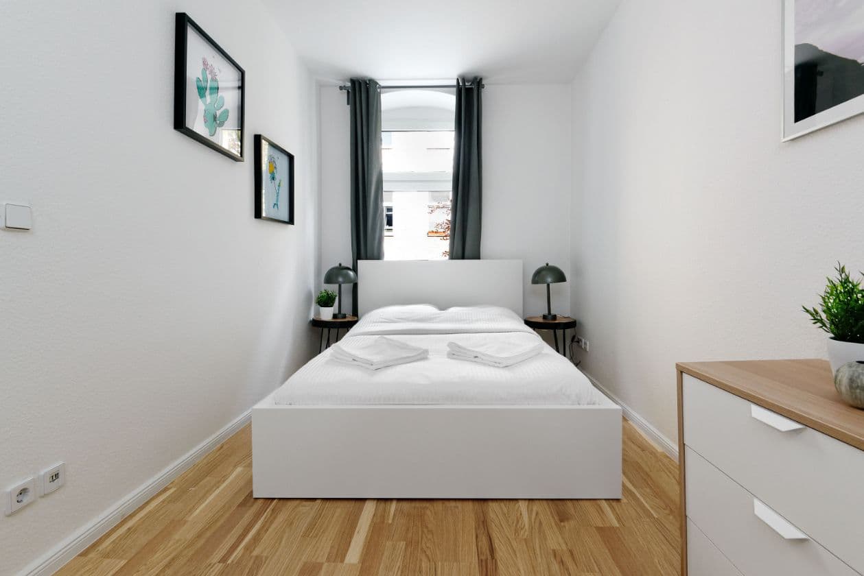 3 Rooms near Westhafen (Moabit) - image 5
