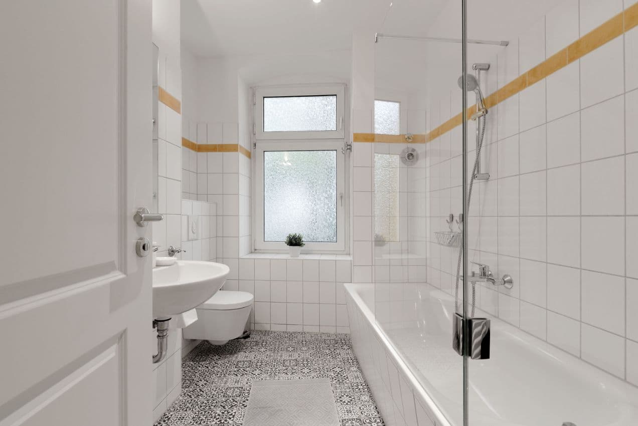 3 Rooms near Westhafen (Moabit) - image 20