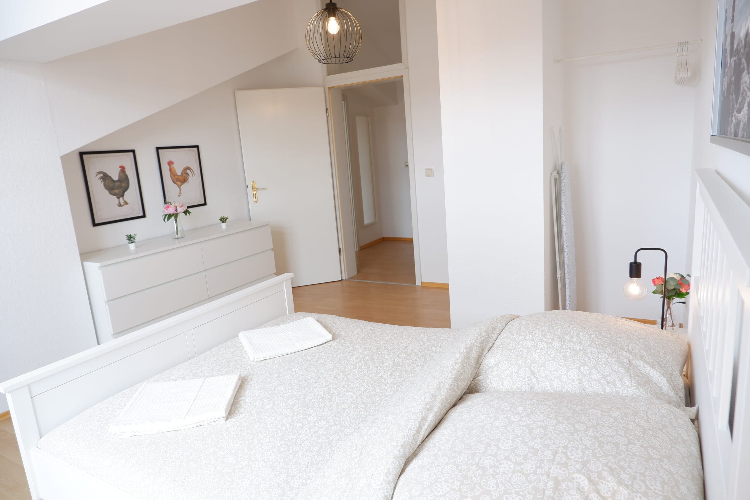 Stylish renovated one-bedroom rooftop apartment in the vibrant Kreuzberg district – image 4