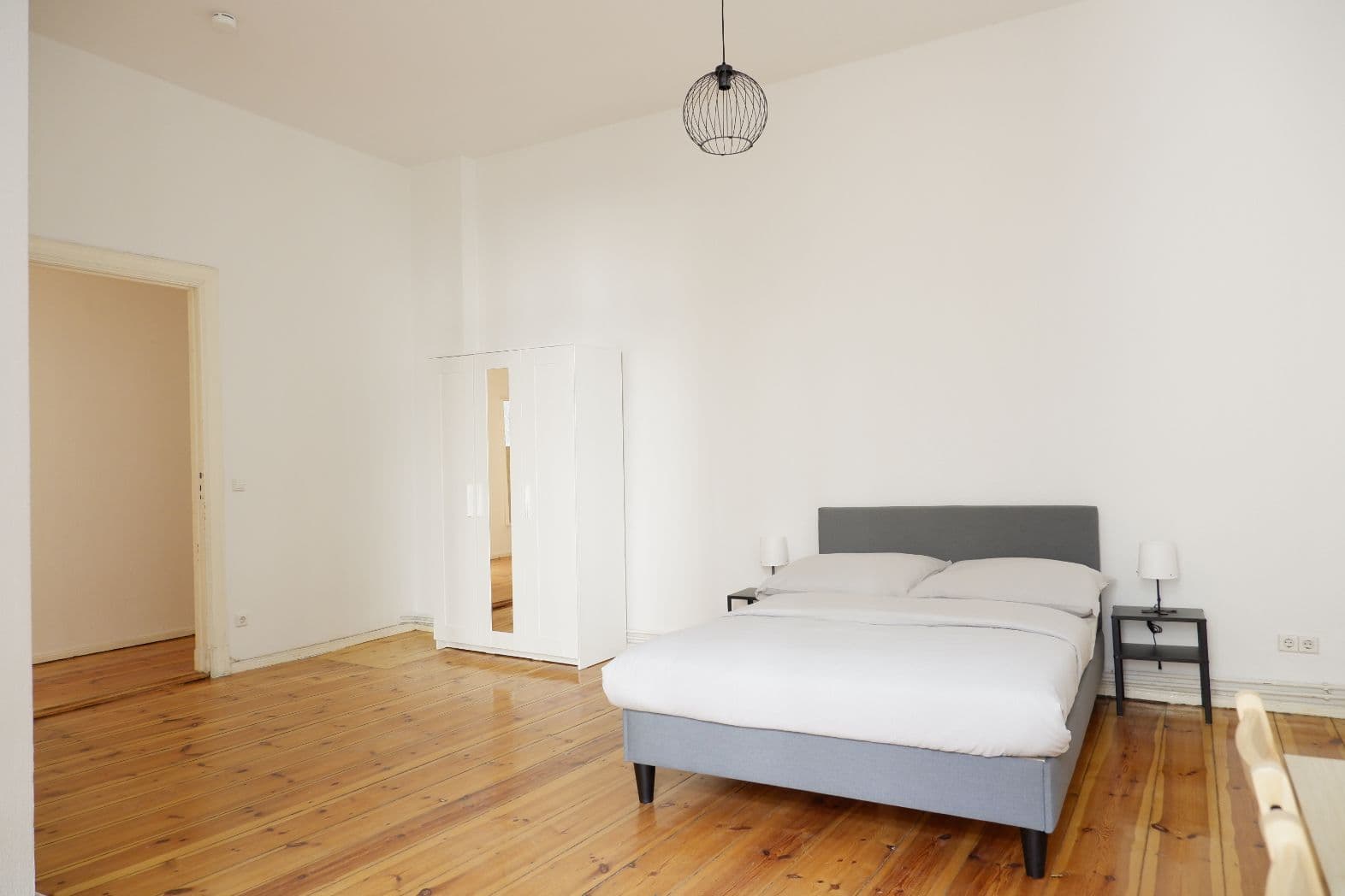 2 Rooms with Balcony in Charlottenburg – image 25