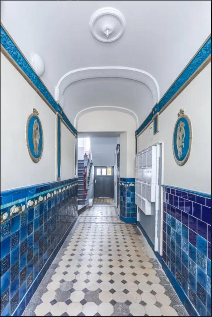 Charming Refurbished 2-Room Apartment with Balcony near Mauerpark, Prenzlauer Berg - image 8