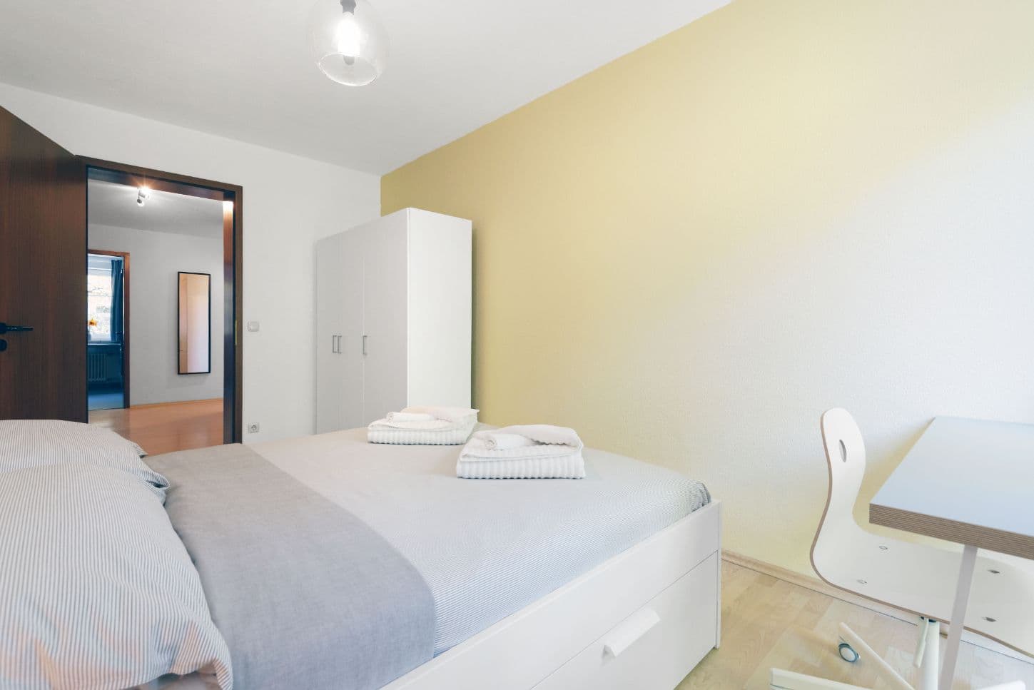 4 Rooms with Balcony near U-Residenzstr. – image 8
