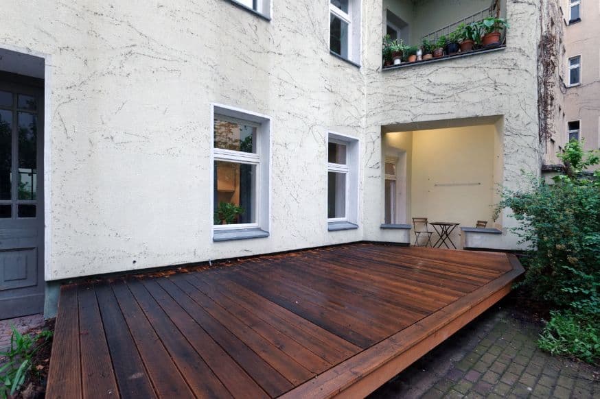 Studio Apartment with Terrace in Sprengelkiez – image 16