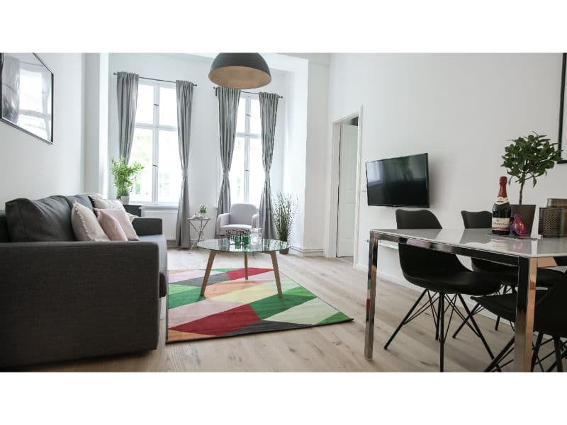 2 Rooms with Balcony in Brüsseler Kiez (Wedding) – image 2