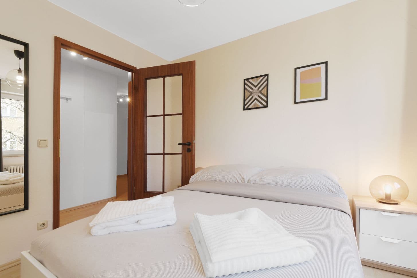4 Rooms with Balcony near U-Residenzstr. – image 11
