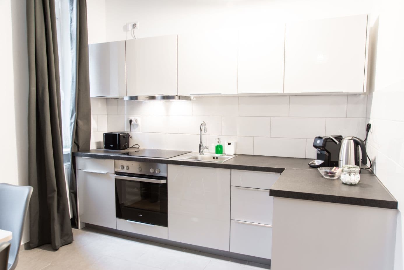 Studio Apartment with Balcony in Reuterplatz ( Neukölln) – image 8
