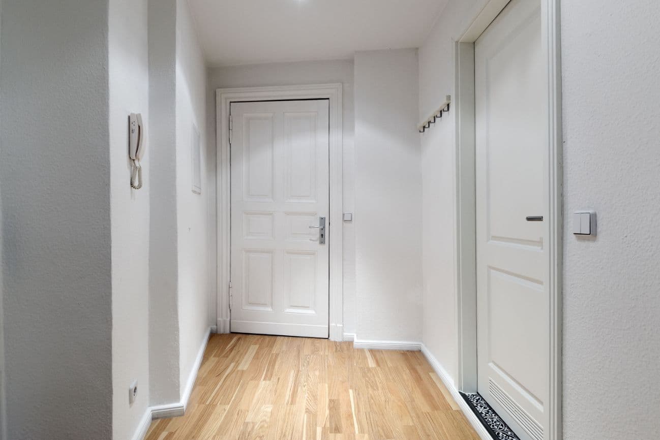3 Rooms near Westhafen (Moabit) - image 19