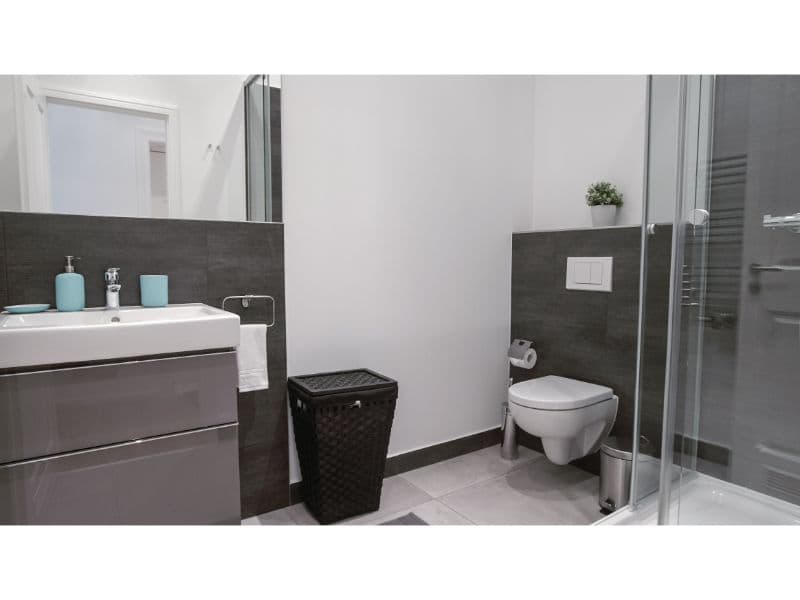 2 Rooms with Balcony in Brüsseler Kiez (Wedding) – image 13