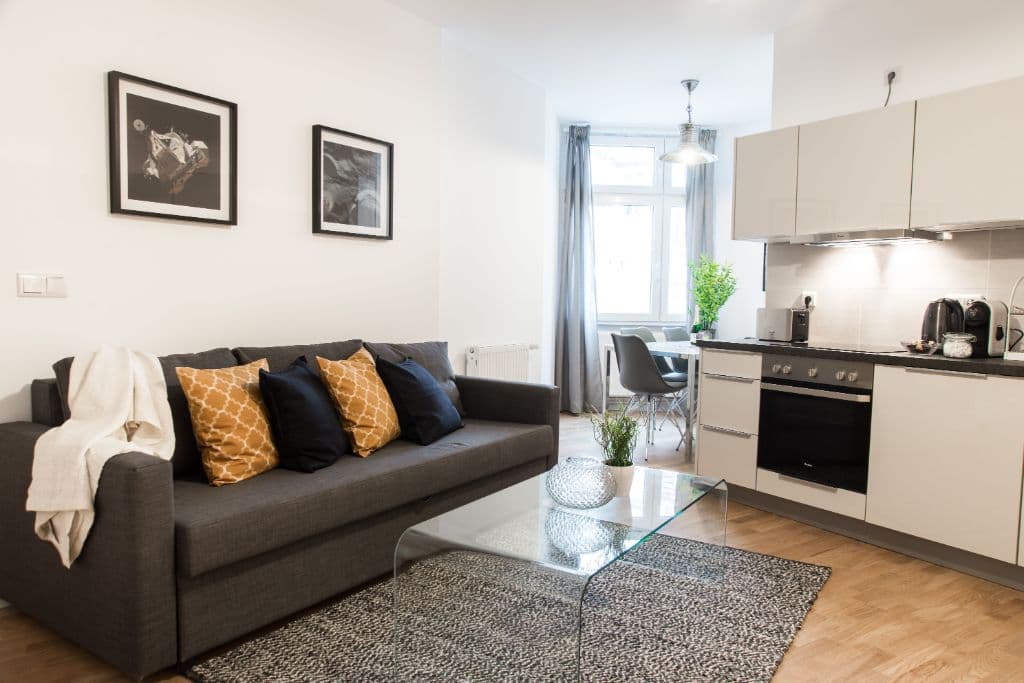 3 Rooms in Charlottenburg – image 3