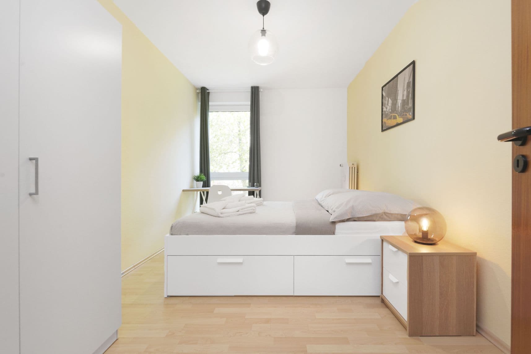 4 Rooms with Balcony near U-Residenzstr. – image 6