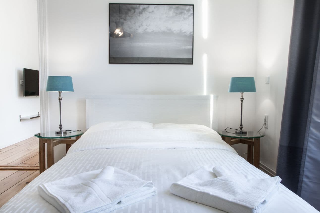 3 Rooms near Turmstraße – image 9