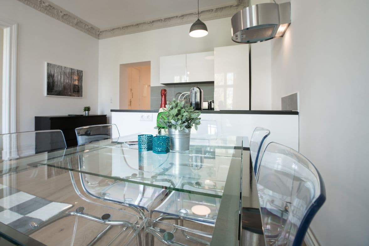 3 Rooms with Balcony in Schöneberg – image 3