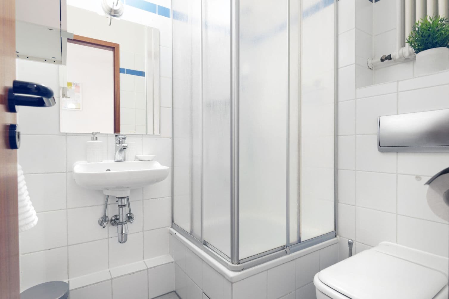 4 Rooms with Balcony near U-Residenzstr. – image 21
