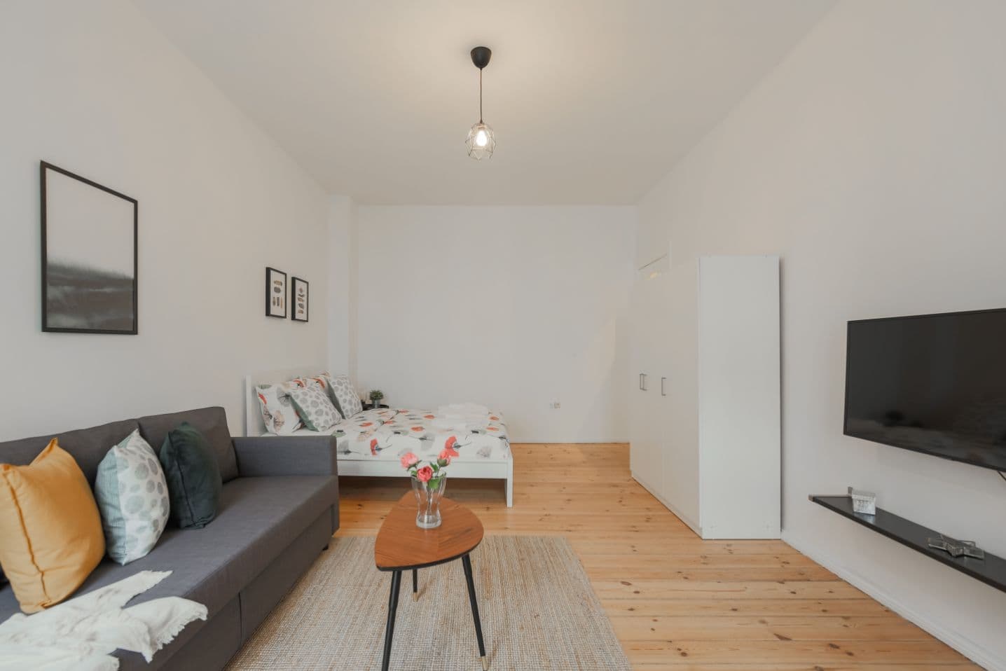 Studio Apartment with Balcony in Brüsseler Kiez (Wedding) – image 1