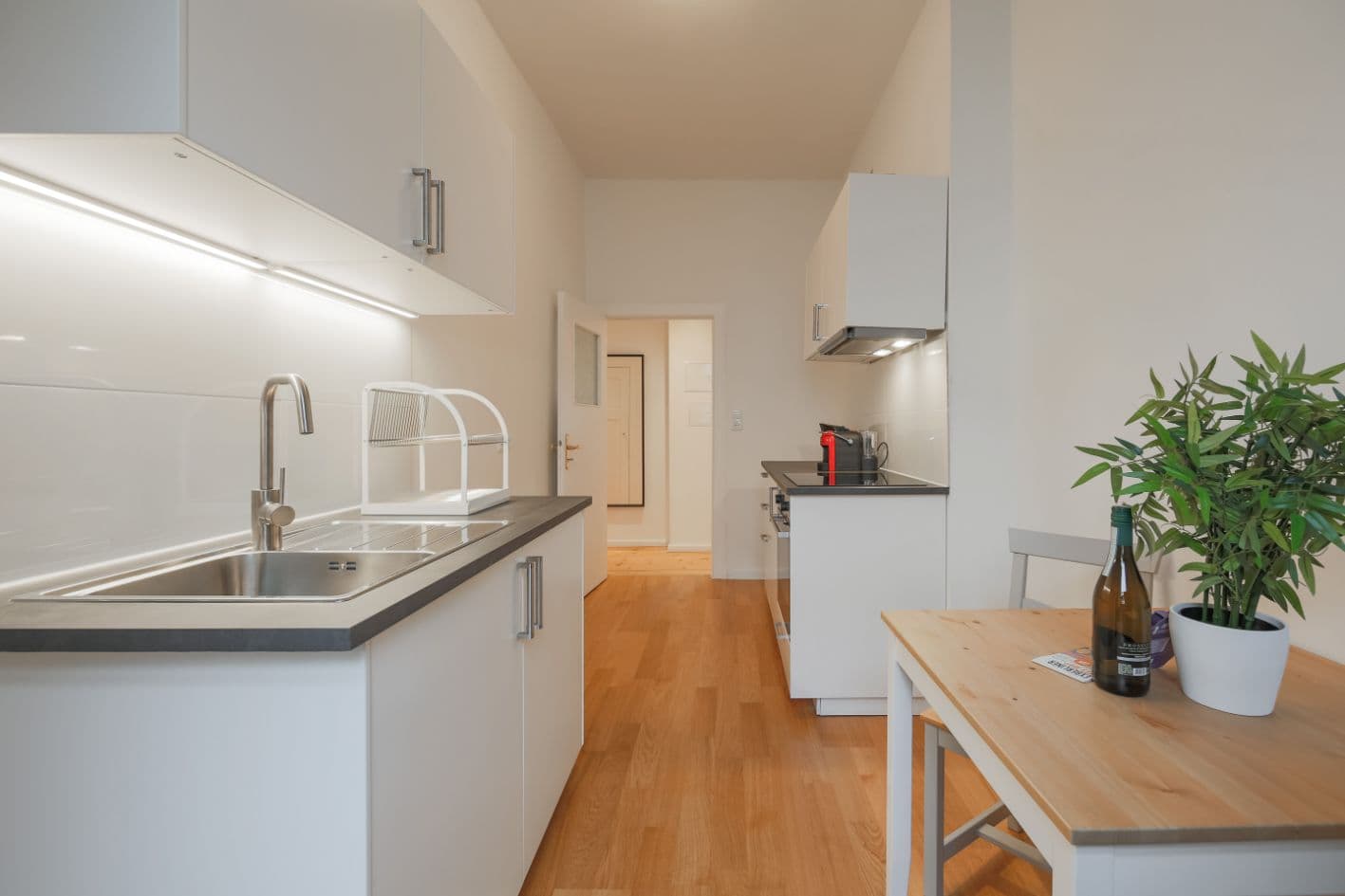 Studio Apartment with Balcony in Brüsseler Kiez (Wedding) – image 7