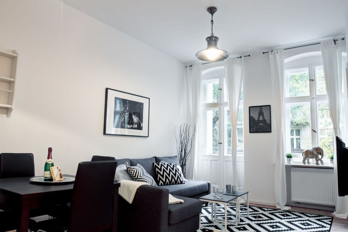 2 Rooms with Balcony near Schönlein Straße (Neukölln) – image 1