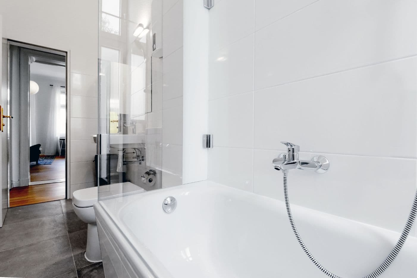 2 Rooms with Balcony in Charlottenburg – image 12