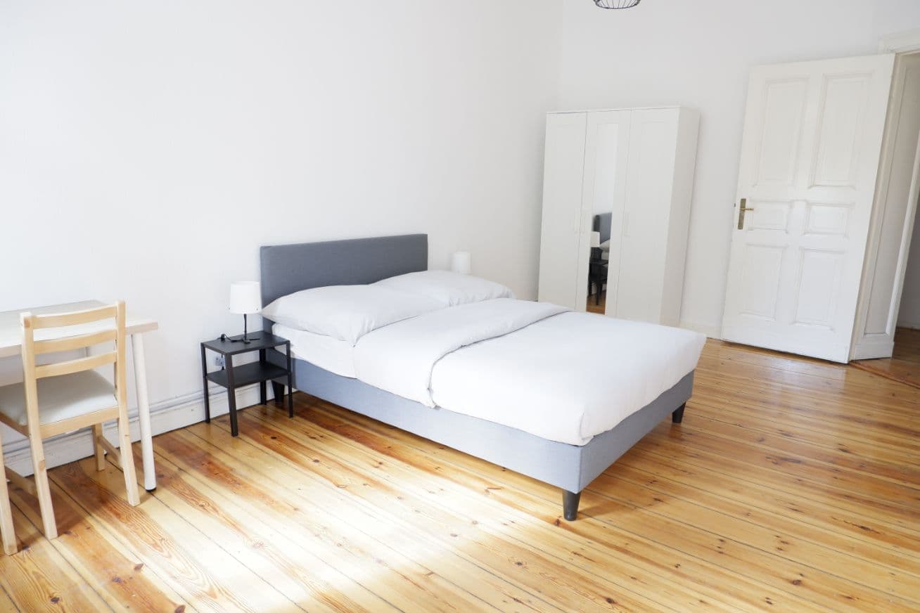 2 Rooms with Balcony in Charlottenburg – image 30