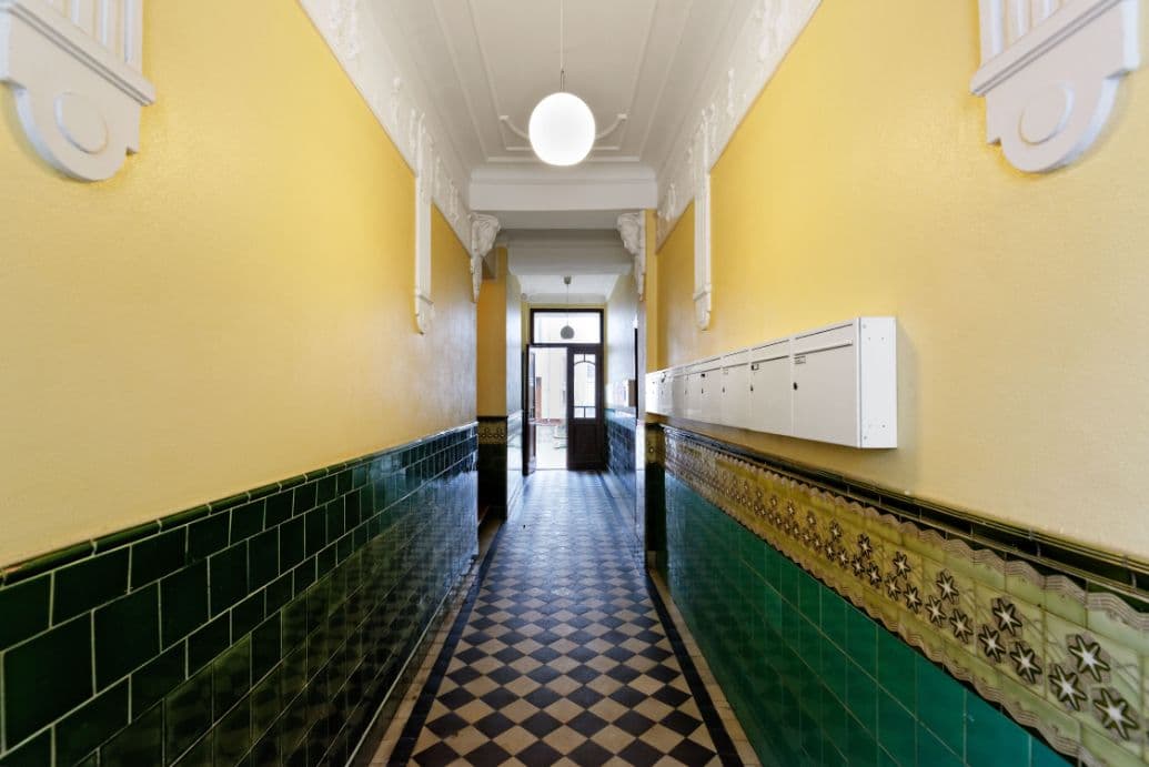 2 Rooms with Balcony in Charlottenburg – image 17