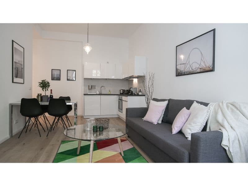 2 Rooms with Balcony in Brüsseler Kiez (Wedding) – image 5