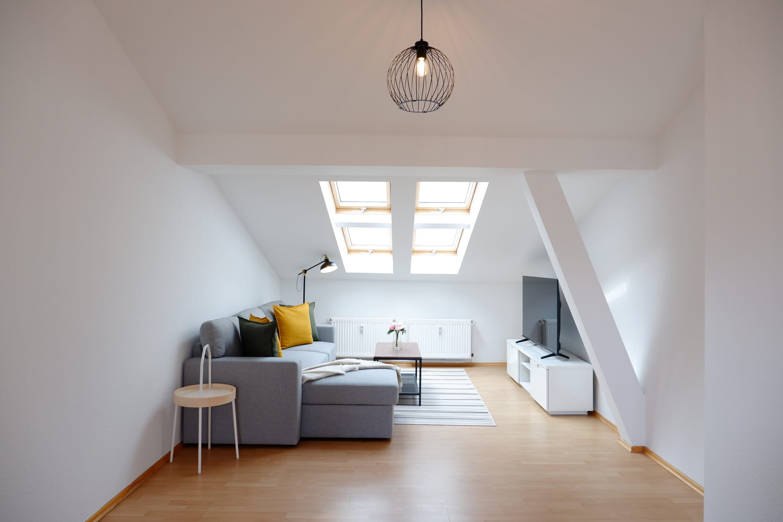 Stylish renovated one-bedroom rooftop apartment in the vibrant Kreuzberg district – image 11