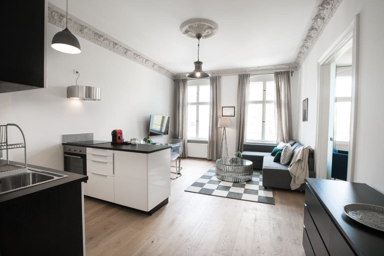 3 Rooms with Balcony in Schöneberg – image 1