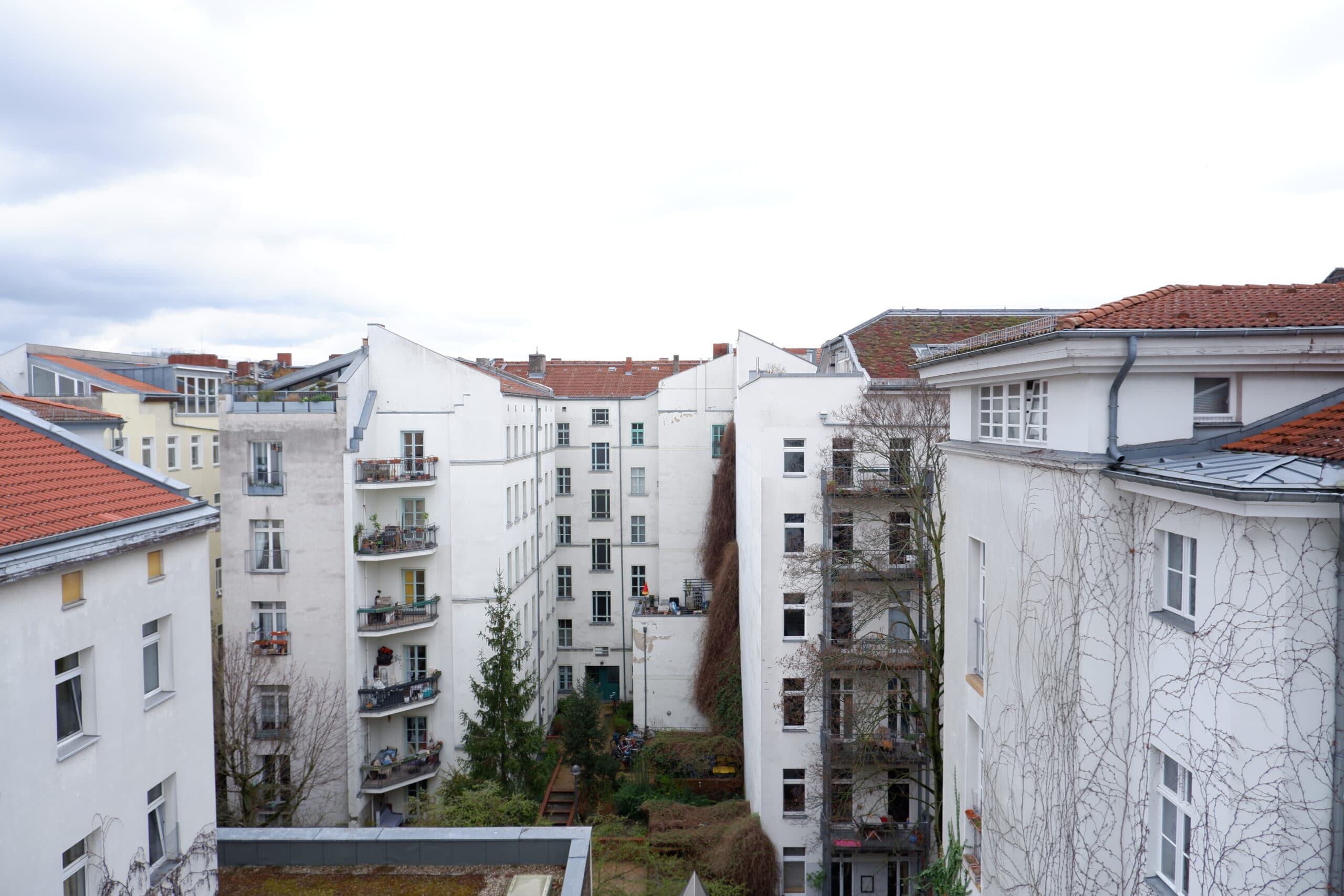 Stylish renovated one-bedroom rooftop apartment in the vibrant Kreuzberg district – image 19