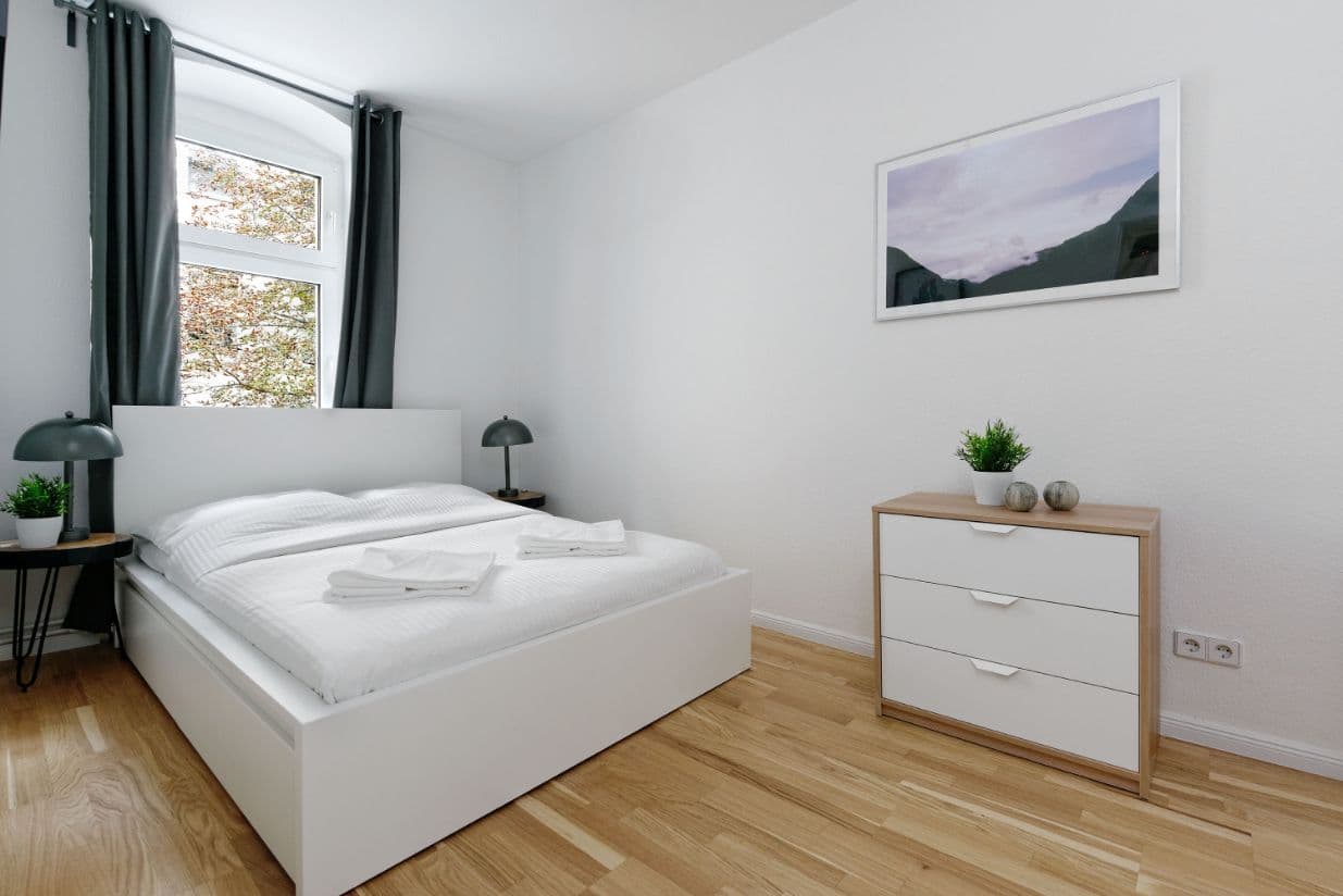 3 Rooms near Westhafen (Moabit) - image 6