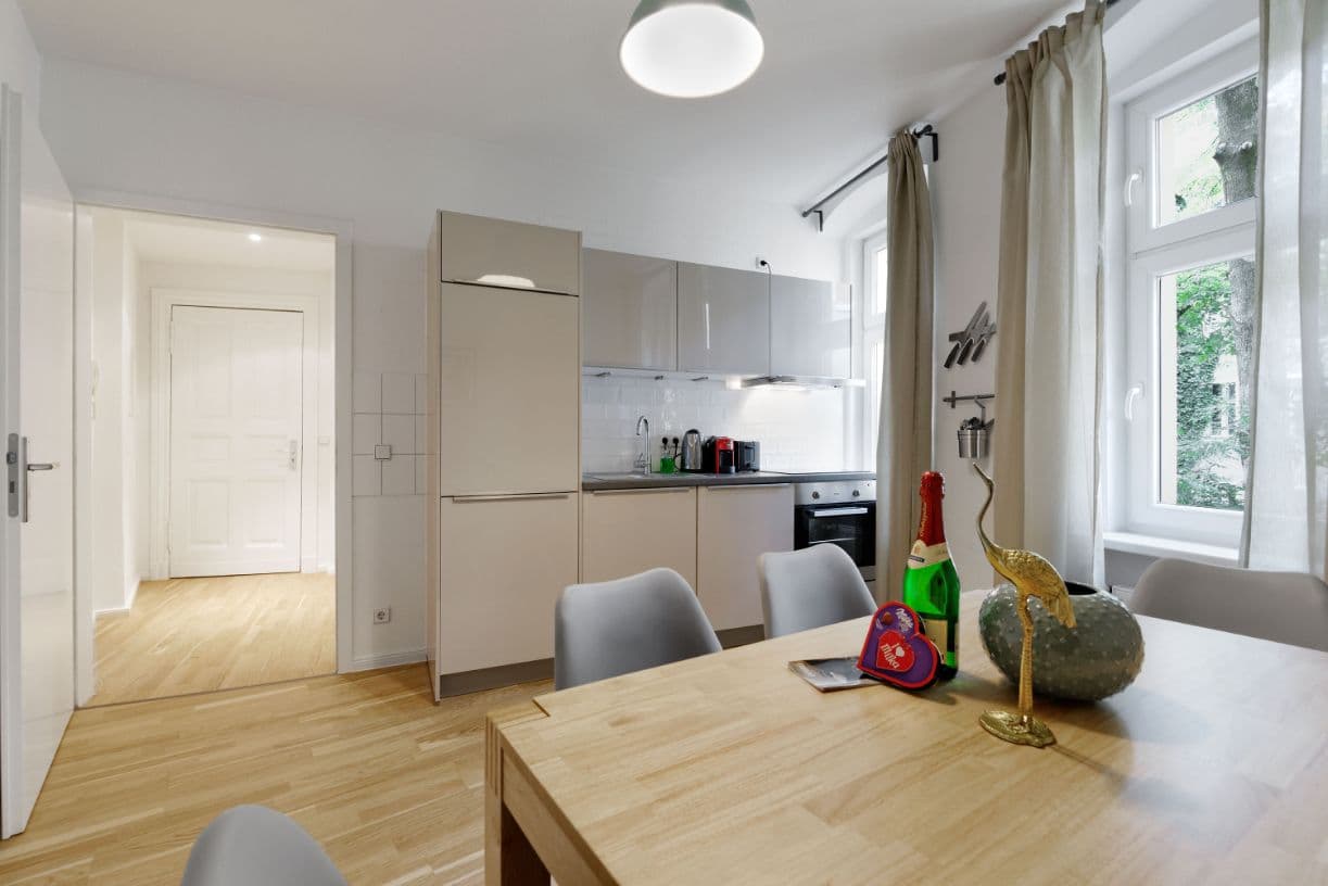 3 Rooms near Westhafen (Moabit) - image 16
