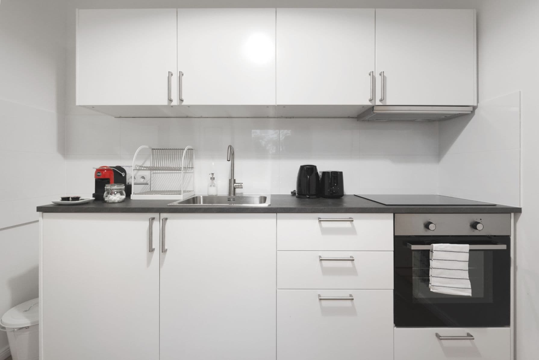 Studio Apartment with Terrace in Sprengelkiez – image 10
