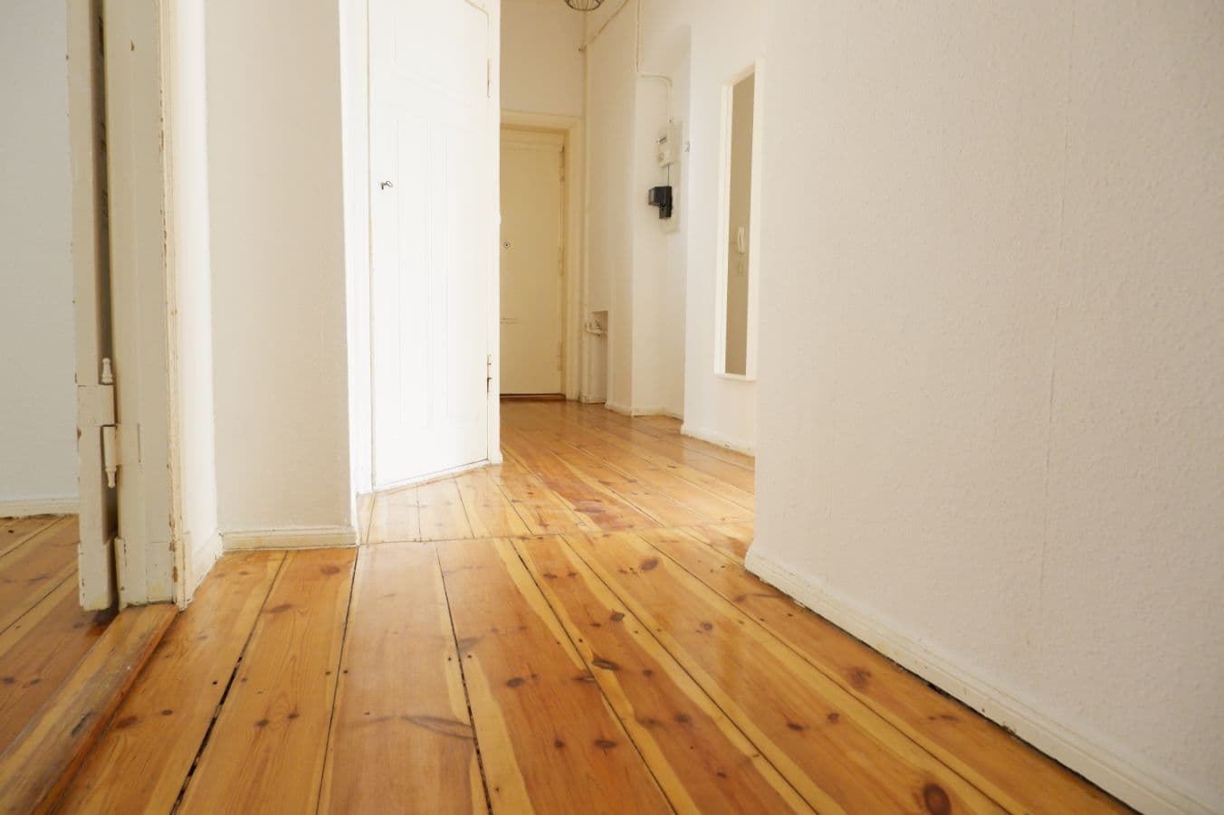 2 Rooms with Balcony in Charlottenburg – image 18