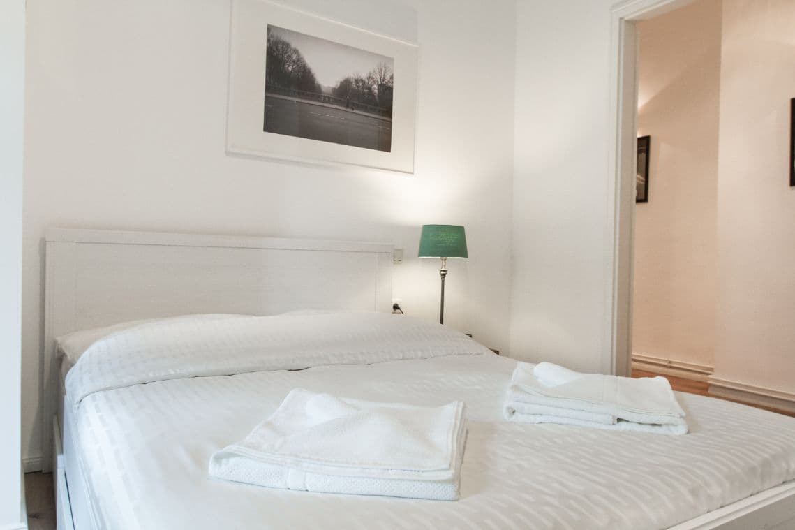 4 Rooms with Balcony near Turmstraße – image 13