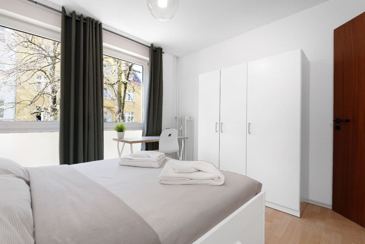 4 Rooms with Balcony near U-Residenzstr. – image 15