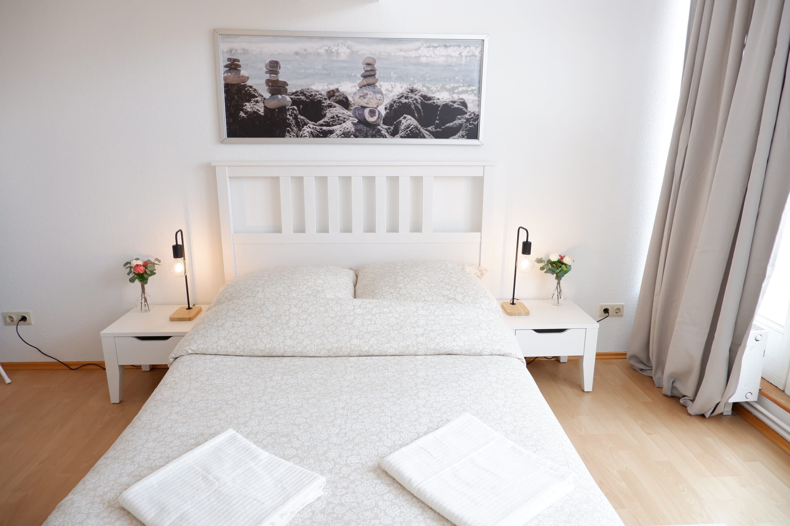 Stylish renovated one-bedroom rooftop apartment in the vibrant Kreuzberg district – image 2