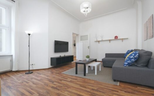 3 Rooms with Balcony near U-Rehberge (Wedding)
